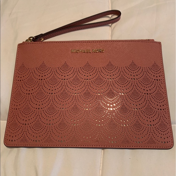 Michael Kors Handbags - Michael Kors zipped pouch Michael Kors Handbags - Michael Kors zipped pouch